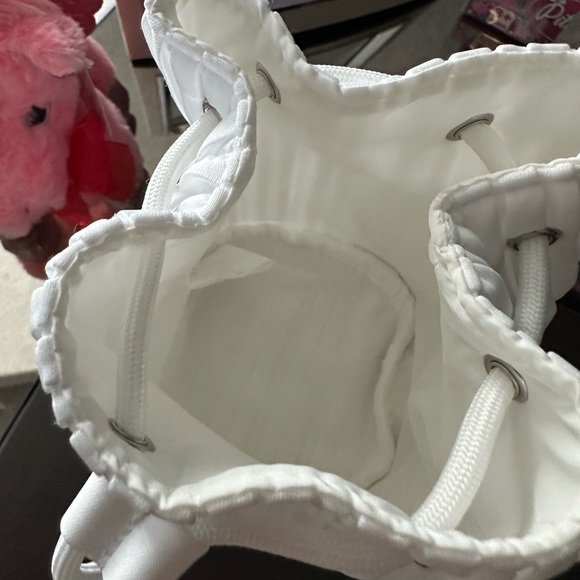 Dior Elegant White Pleated Cosmetic Case - Picture 4 of 5